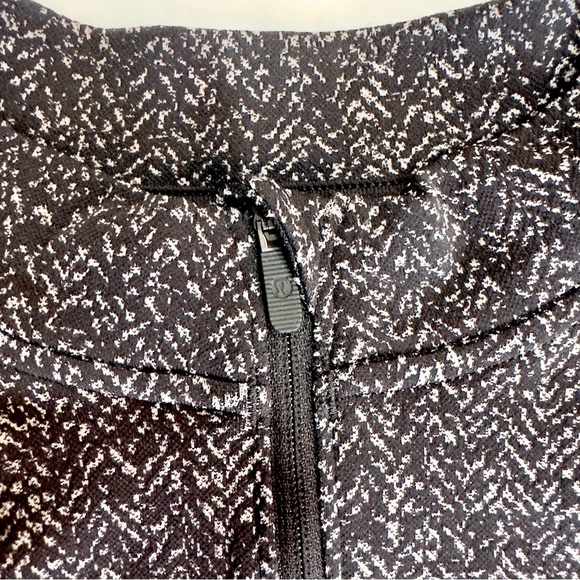 Women's Lululemon Rest Less Cropped Top Half-Zip Herringbone Fade Black Size 10 - Picture 11 of 13